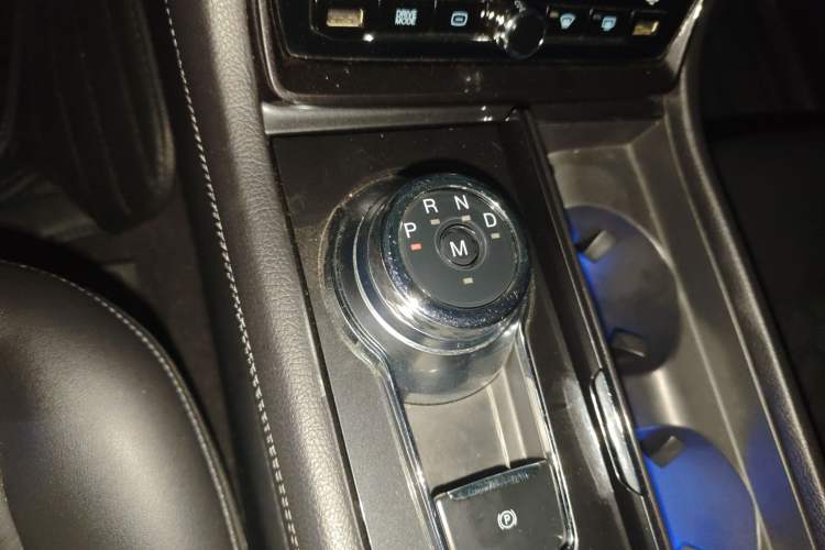 Used Ford Taurus 2019 EcoBoost 245 Premium Edition Gear Lever