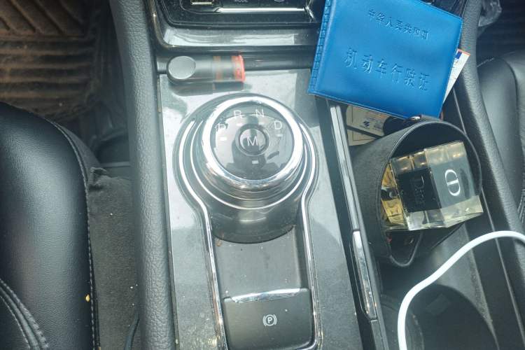 Used Ford Taurus 2019 EcoBoost 245 Premium Edition Gear Lever