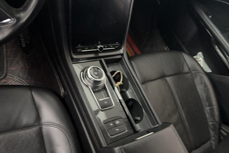 Used Ford Taurus 2019 EcoBoost 245 Premium Edition Gear Lever