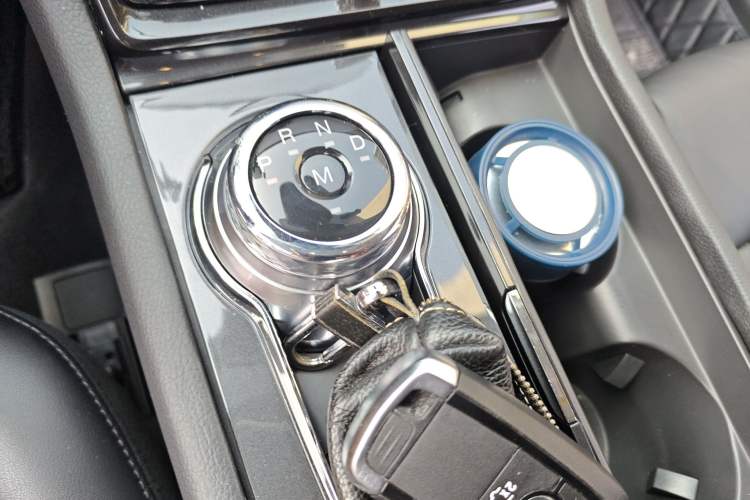 Used Ford Taurus 2019 EcoBoost 245 Premium Edition Gear Lever