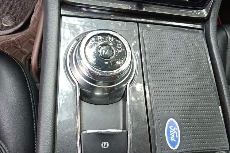 Used Ford Taurus 2019 EcoBoost 245 Premium Edition Gear Lever