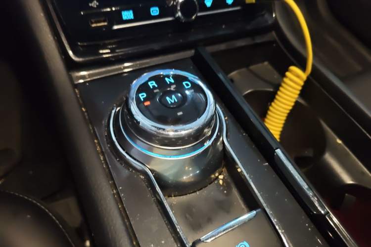 Used Ford Taurus 2019 EcoBoost 245 Comfort Edition Gear Lever