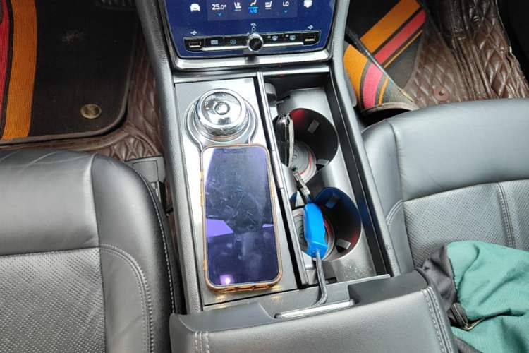 Used Ford Taurus 2019 EcoBoost 245 Premium Edition Gear Lever