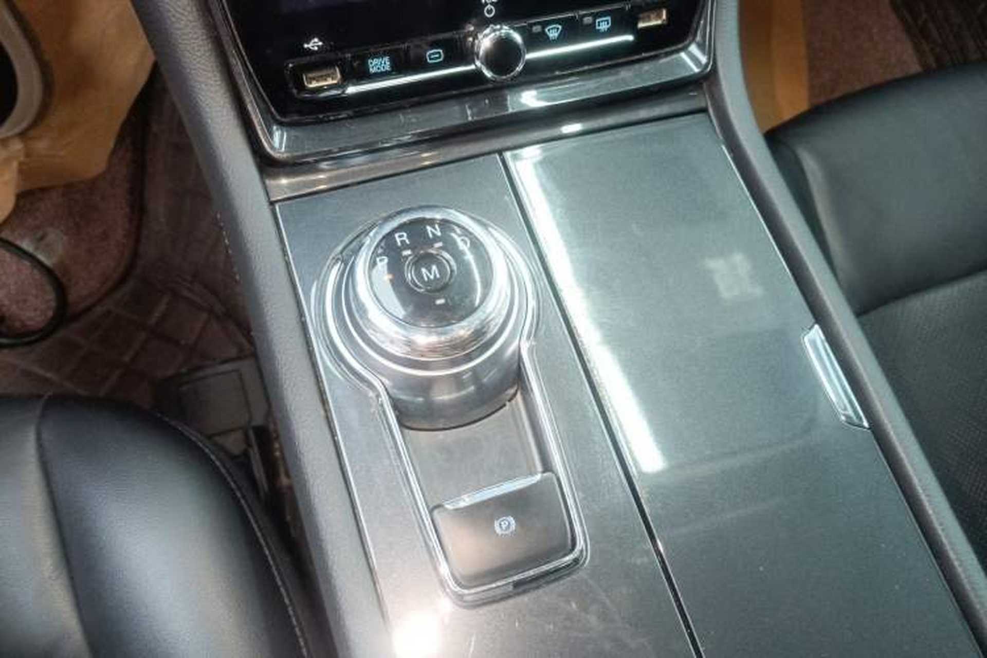 Used Ford Taurus 2019 EcoBoost 245 Premium Edition Gear Lever