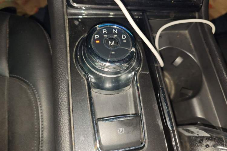 Used Ford Taurus 2019 EcoBoost 245 Comfort Edition Gear Lever
