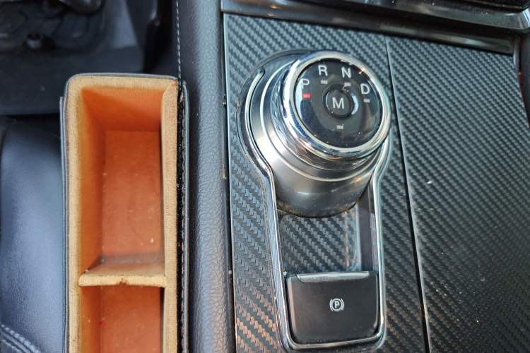 Used Ford Taurus 2019 EcoBoost 245 Premium Edition Gear Lever