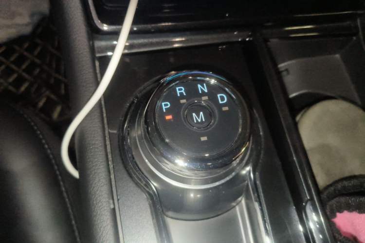 Used Ford Taurus 2019 EcoBoost 245 Premium Edition Gear Lever
