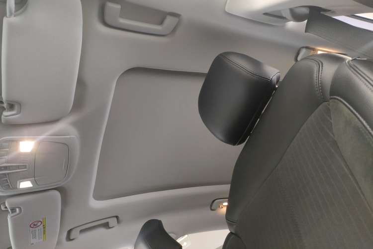 Used Ford Taurus 2019 EcoBoost 245 Comfort Edition Headliner