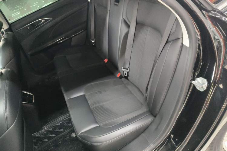Used Ford Taurus 2019 EcoBoost 245 Comfort Edition Interior 1