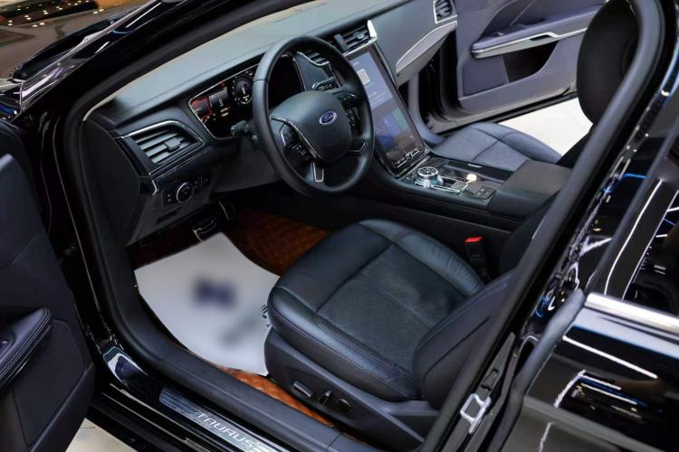 Used Ford Taurus 2019 EcoBoost 245 Premium Edition Interior 1