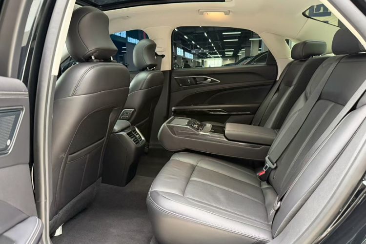 Used Ford Taurus 2019 EcoBoost 245 Premium Edition Interior 1