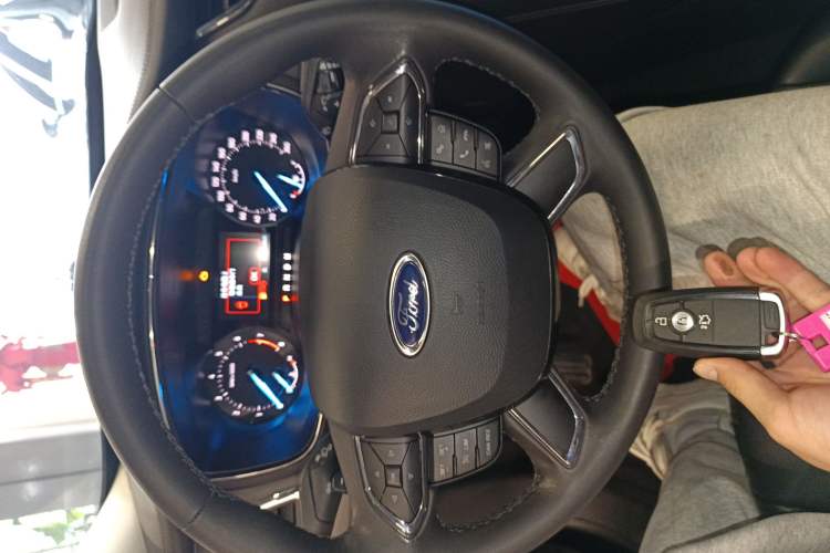 Used Ford Taurus 2019 EcoBoost 245 Comfort Edition Interior 1