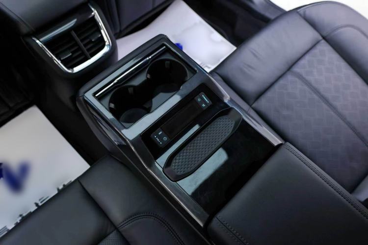 Used Ford Taurus 2019 EcoBoost 245 Premium Edition Interior 11
