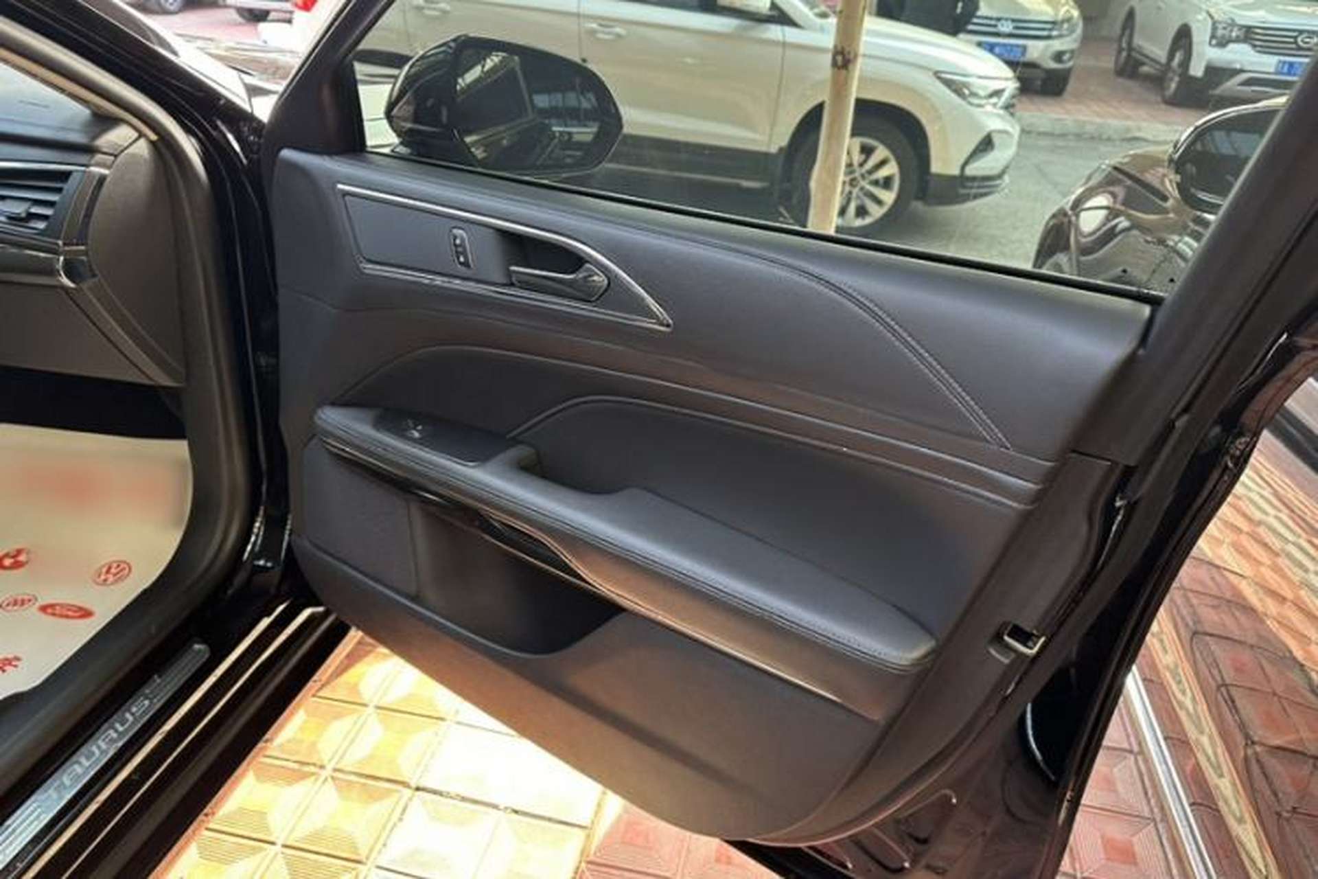 Used Ford Taurus 2019 EcoBoost 245 Comfort Edition Interior 11
