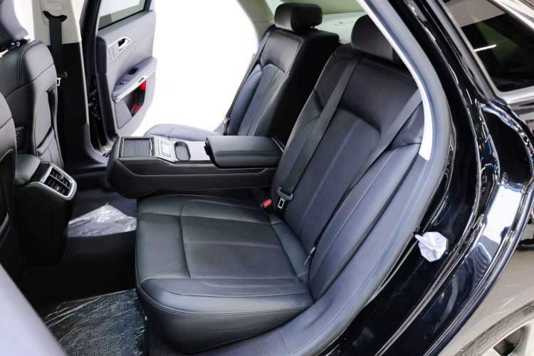 Used Ford Taurus 2019 EcoBoost 245 Premium Edition Interior 11