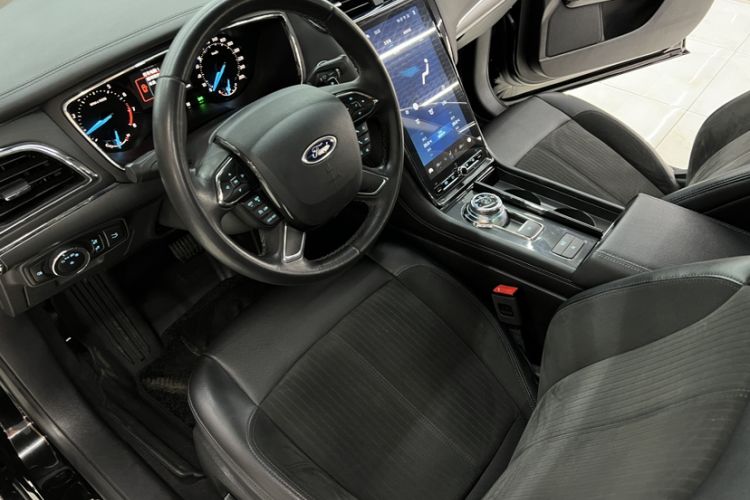 Used Ford Taurus 2019 EcoBoost 245 Comfort Edition Interior 2