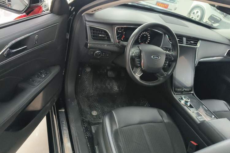 Used Ford Taurus 2019 EcoBoost 245 Comfort Edition Interior 2