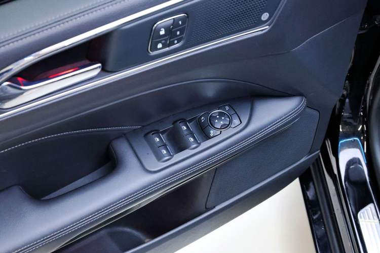 Used Ford Taurus 2019 EcoBoost 245 Premium Edition Interior 2