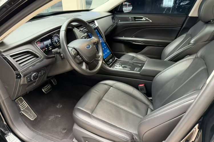 Used Ford Taurus 2019 EcoBoost 245 Premium Edition Interior 2