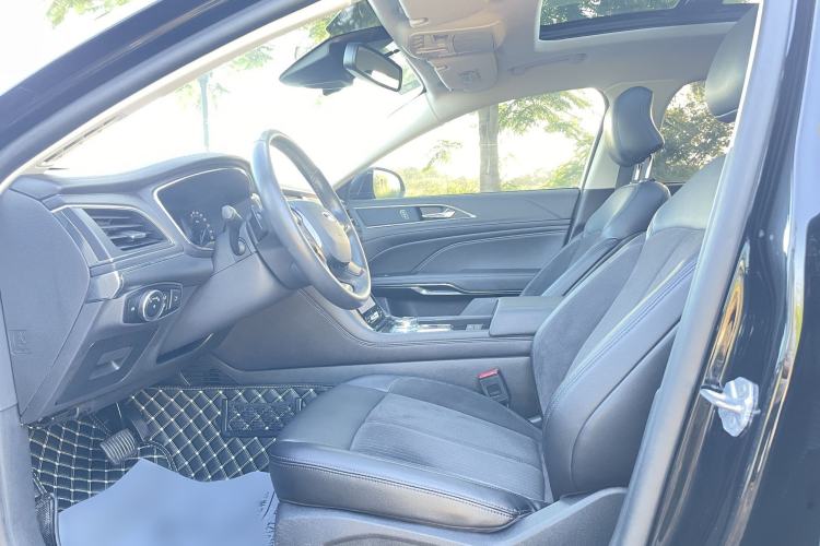 Used Ford Taurus 2019 EcoBoost 245 Comfort Edition Interior 2