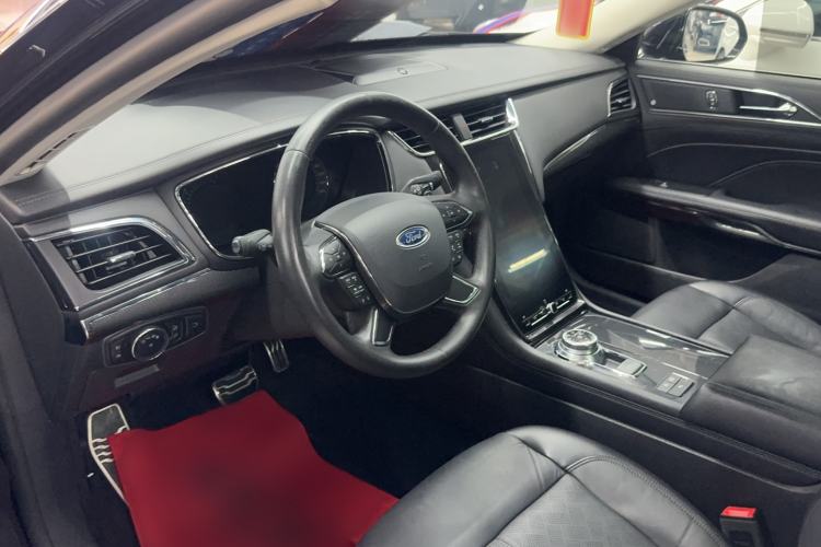 Used Ford Taurus 2019 EcoBoost 245 Premium Edition Interior 2