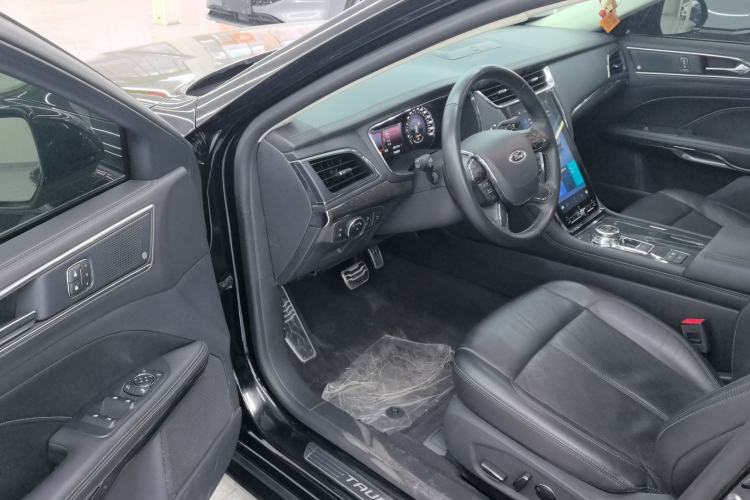 Used Ford Taurus 2019 EcoBoost 245 Premium Edition Interior 2