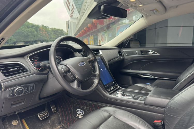 Used Ford Taurus 2019 EcoBoost 245 Premium Edition Interior 3