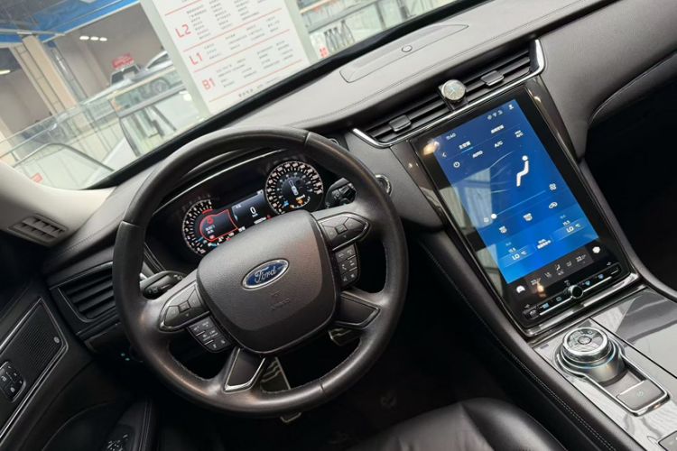 Used Ford Taurus 2019 EcoBoost 245 Premium Edition Interior 3