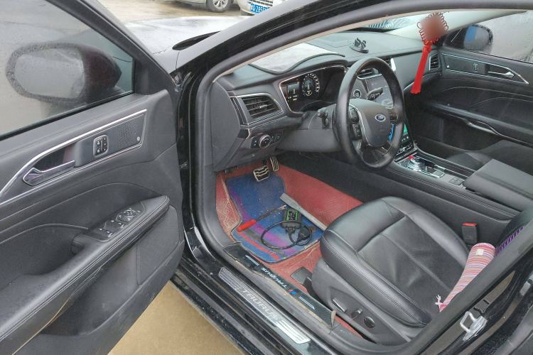 Used Ford Taurus 2019 EcoBoost 245 Premium Edition Interior 3
