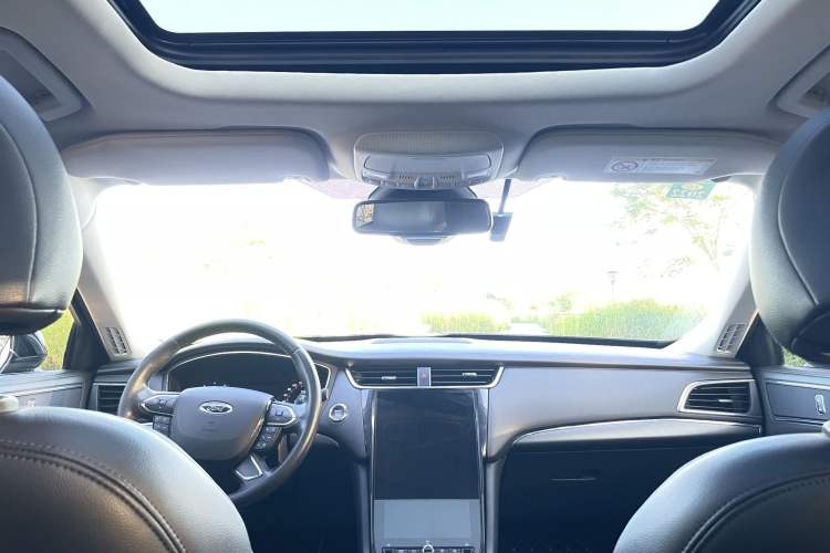 Used Ford Taurus 2019 EcoBoost 245 Comfort Edition Interior 3