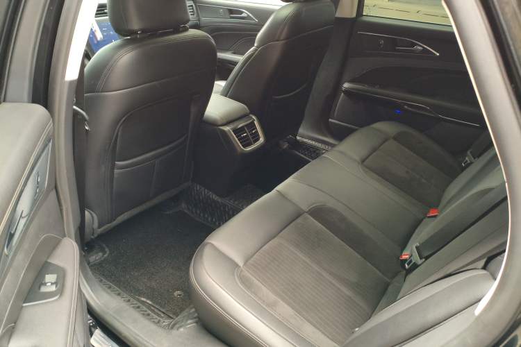 Used Ford Taurus 2019 EcoBoost 245 Comfort Edition Interior 4