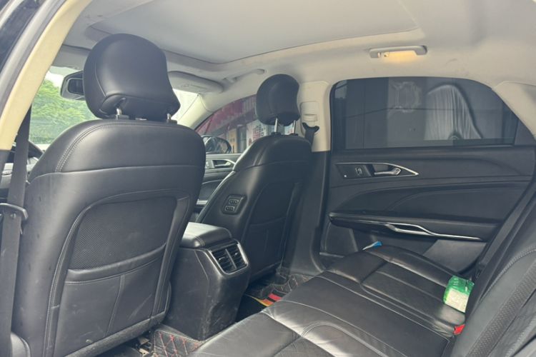 Used Ford Taurus 2019 EcoBoost 245 Premium Edition Interior 4