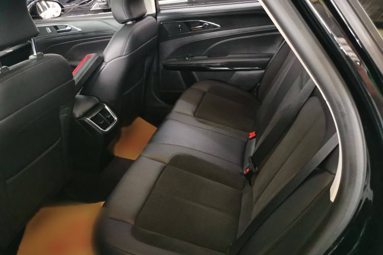 Used Ford Taurus 2019 EcoBoost 245 Comfort Edition Interior 4