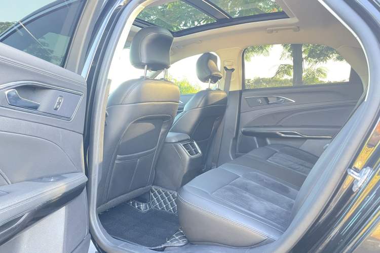 Used Ford Taurus 2019 EcoBoost 245 Comfort Edition Interior 4