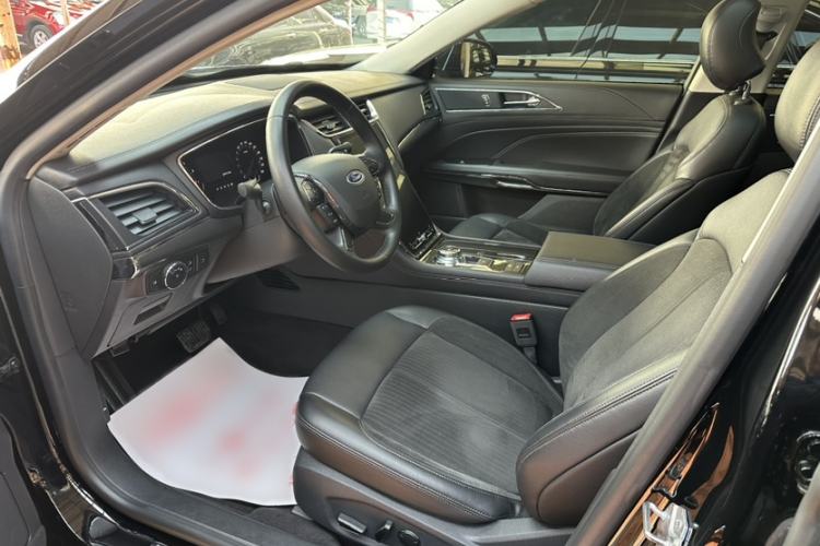 Used Ford Taurus 2019 EcoBoost 245 Comfort Edition Interior 6