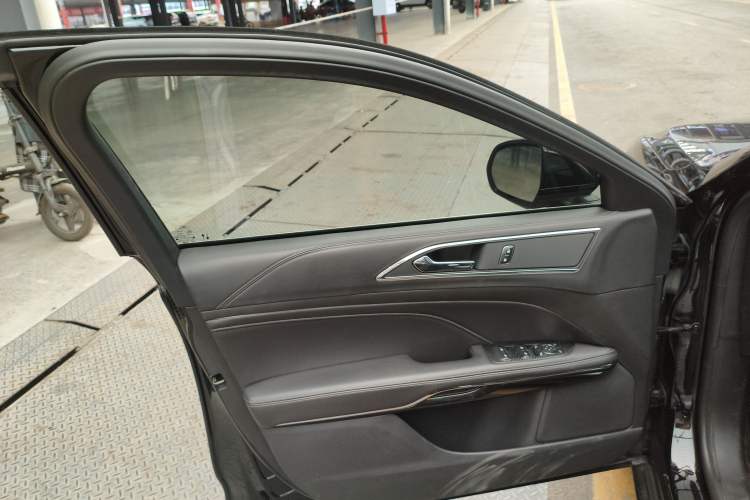 Used Ford Taurus 2019 EcoBoost 245 Comfort Edition Interior 7