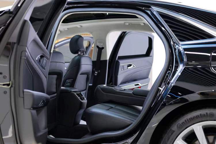 Used Ford Taurus 2019 EcoBoost 245 Premium Edition Interior 8