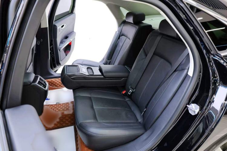 Used Ford Taurus 2019 EcoBoost 245 Premium Edition Interior 9