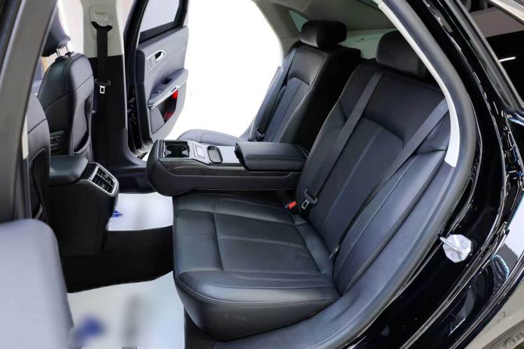Used Ford Taurus 2019 EcoBoost 245 Premium Edition Interior 9