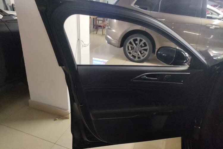Used Ford Taurus 2019 EcoBoost 245 Premium Edition Left Front Door Interior