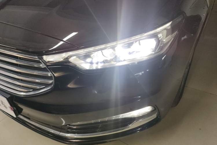 Used Ford Taurus 2019 EcoBoost 245 Premium Edition Left Front Headlight