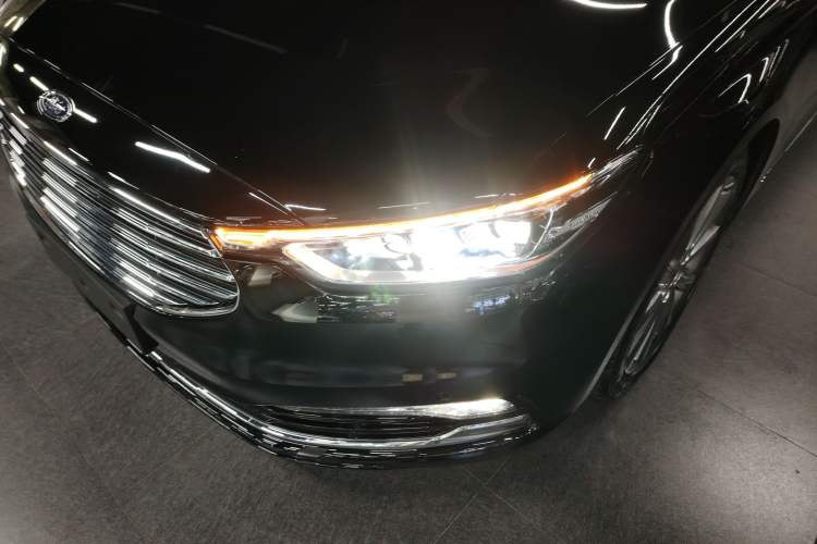 Used Ford Taurus 2019 EcoBoost 245 Premium Edition Left Front Headlight