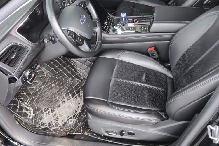 Used Ford Taurus 2019 EcoBoost 245 Premium Edition Left Front Seat