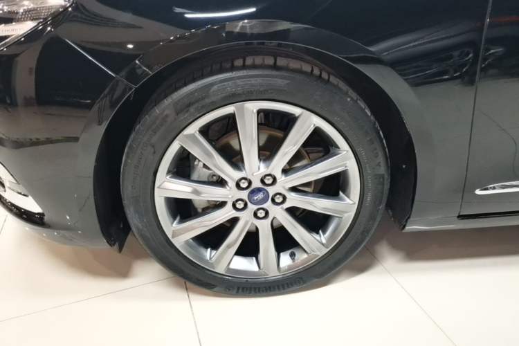Used Ford Taurus 2019 EcoBoost 245 Premium Edition Left Front Wheel Hub