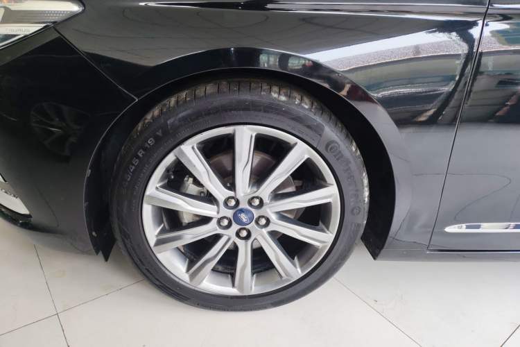 Used Ford Taurus 2019 EcoBoost 245 Premium Edition Left Front Wheel Hub