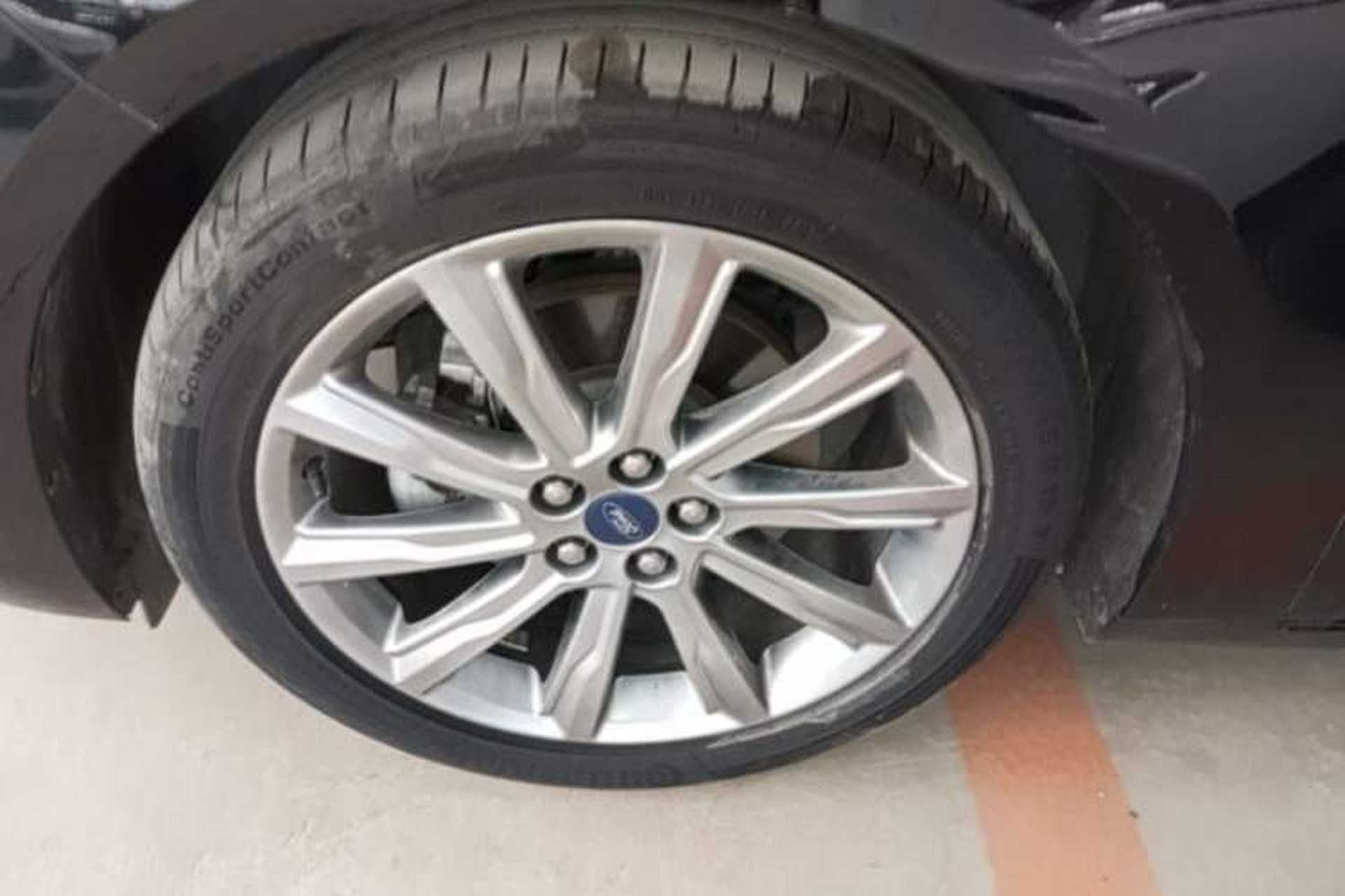 Used Ford Taurus 2019 EcoBoost 245 Premium Edition Left Front Wheel Hub