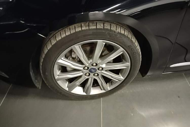 Used Ford Taurus 2019 EcoBoost 245 Premium Edition Left Front Wheel Hub