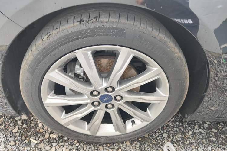 Used Ford Taurus 2019 EcoBoost 245 Premium Edition Left Front Wheel Hub