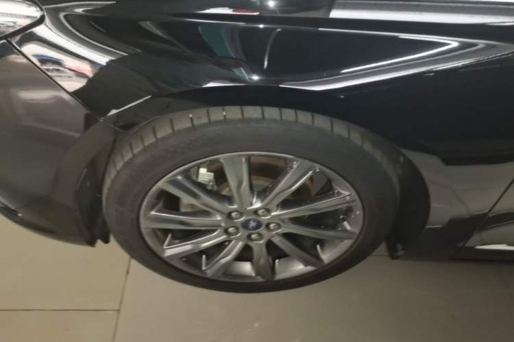 Used Ford Taurus 2019 EcoBoost 245 Premium Edition Left Front Wheel Hub