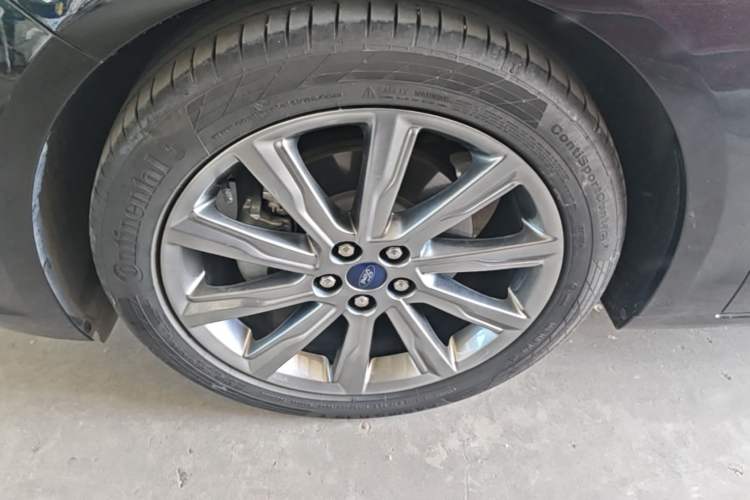 Used Ford Taurus 2019 EcoBoost 245 Premium Edition Left Front Wheel Hub